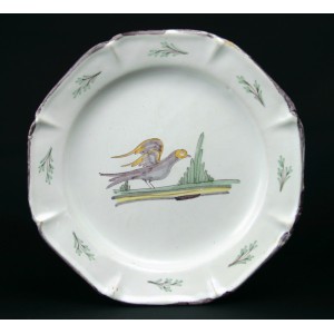 Assiette octogonale en faïence d'Auvillar